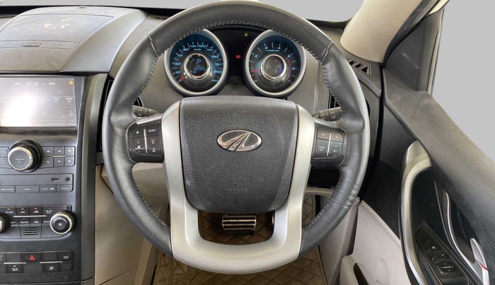 2018 Mahindra XUV500 W10 AT, Diesel, Automatic, 66,470 km, Steering Wheel Close Up