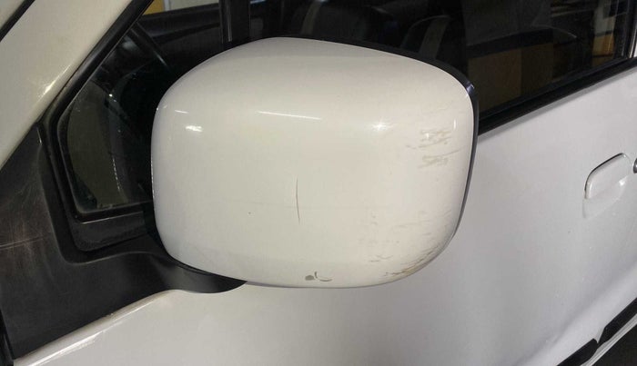 2017 Maruti Wagon R 1.0 VXI, Petrol, Manual, 99,348 km, Left rear-view mirror - Mirror movement not proper