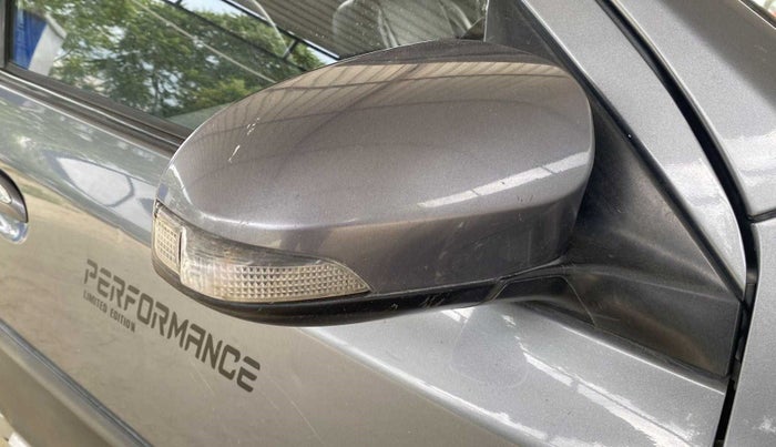2015 Toyota Etios CROSS 1.4 VD, Diesel, Manual, 61,984 km, Right rear-view mirror - Indicator light has minor damage