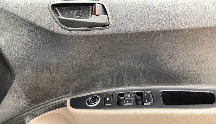 2018 Hyundai Xcent E+, CNG, Manual, 69,145 km, Driver Side Door Panels Control
