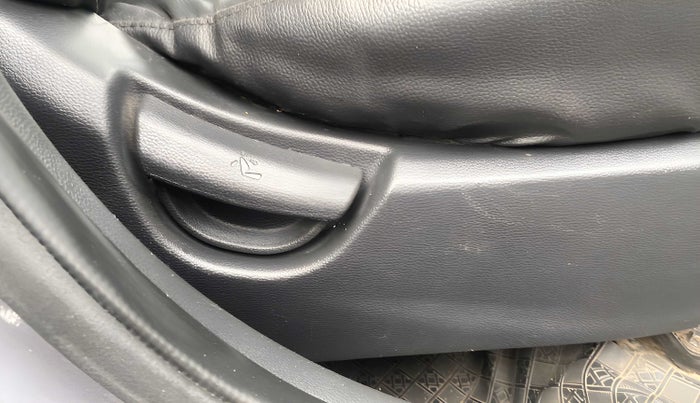 2014 Hyundai Grand i10 SPORTZ 1.1 CRDI, Diesel, Manual, 61,069 km, Driver Side Adjustment Panel