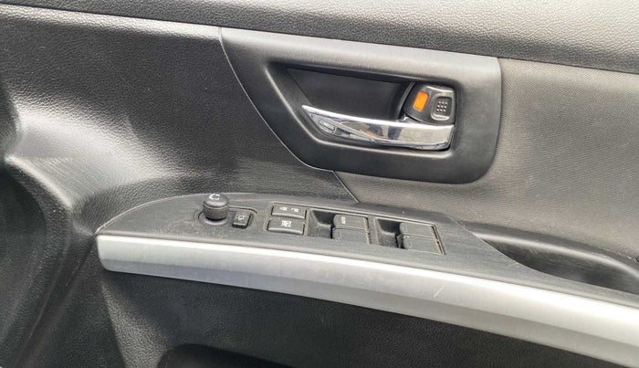 2018 Maruti S Cross ZETA 1.3, Diesel, Manual, 82,851 km, Driver Side Door Panels Control