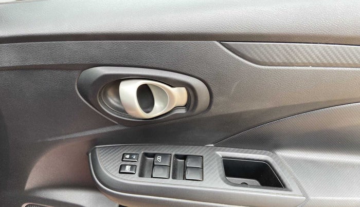 2020 Datsun Go T(O) CVT, Petrol, Automatic, 38,170 km, Driver Side Door Panels Control