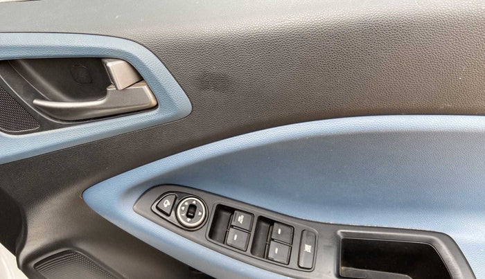 2016 Hyundai i20 Active 1.2 SX, Petrol, Manual, 17,967 km, Driver Side Door Panels Control