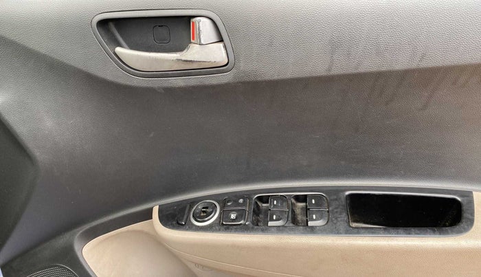 2015 Hyundai Xcent S 1.2, Petrol, Manual, 1,00,831 km, Driver Side Door Panels Control