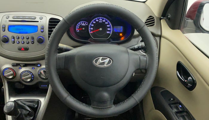 2015 Hyundai i10 SPORTZ 1.1, Petrol, Manual, 45,907 km, Steering Wheel Close Up
