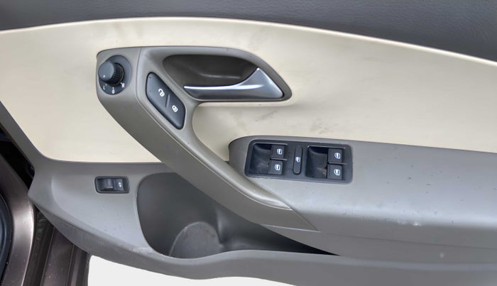 2014 Volkswagen Vento COMFORTLINE 1.5 AT, Diesel, Automatic, 93,400 km, Driver Side Door Panels Control