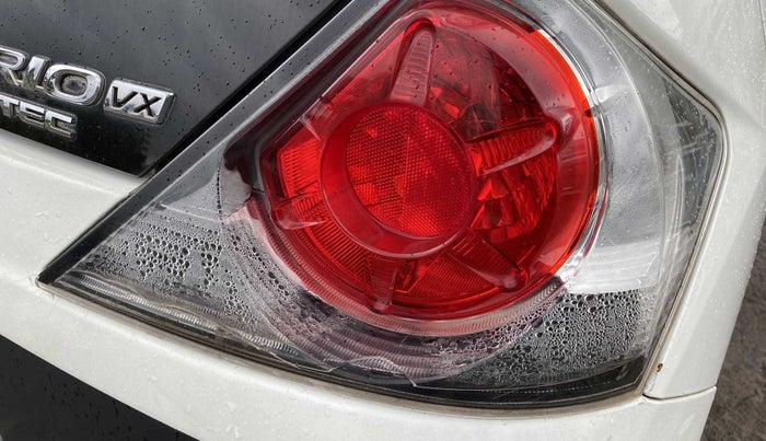 2014 Honda Brio VX AT, Petrol, Automatic, 81,963 km, Right tail light - Minor damage