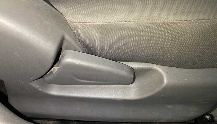 2017 Datsun Redi Go T (O), Petrol, Manual, 29,072 km, Driver Side Adjustment Panel