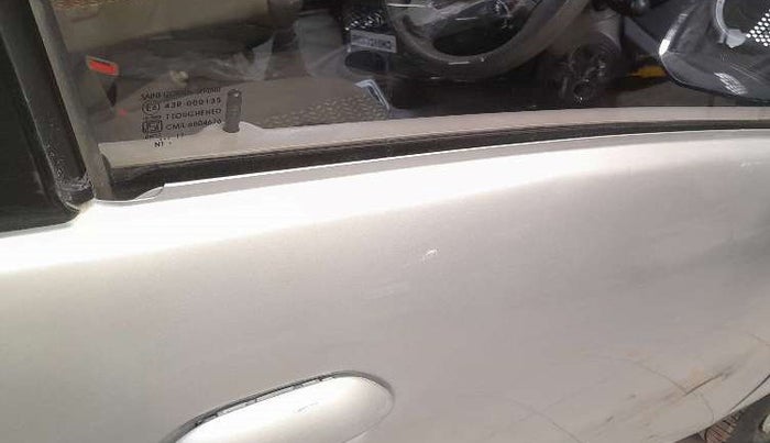 2017 Datsun Redi Go T (O), Petrol, Manual, 29,220 km, Driver-side door - Weather strip has minor damage