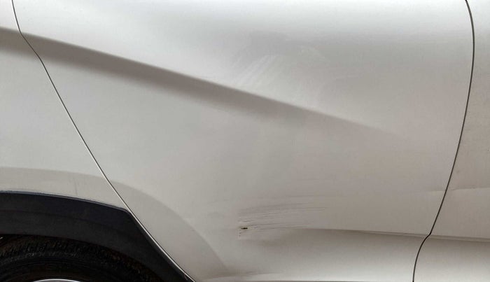2017 Mahindra KUV 100 NXT K4+ P 6 STR, Petrol, Manual, 28,059 km, Right rear door - Slightly dented