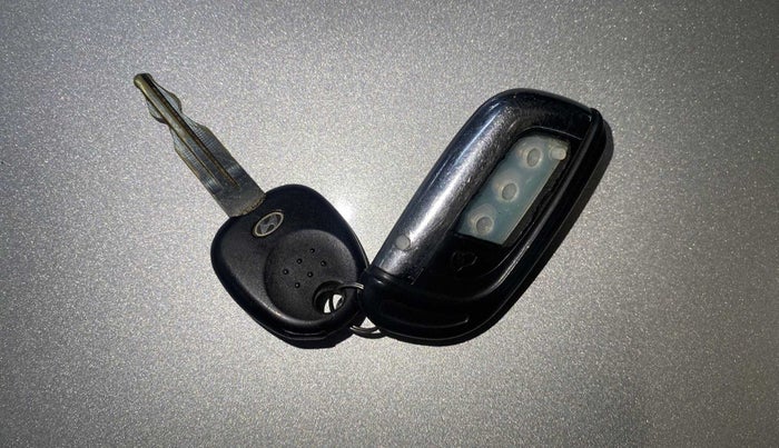 2011 Hyundai Santro Xing GL, Petrol, Manual, 1,00,353 km, Key Close Up