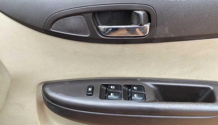 2010 Hyundai i20 MAGNA 1.2, Petrol, Manual, 87,939 km, Driver Side Door Panels Control