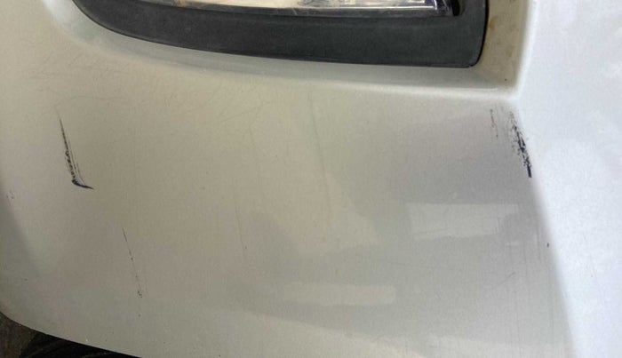 2015 Maruti Swift ZDI, Diesel, Manual, 68,003 km, Front bumper - Minor scratches