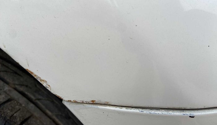 2012 Volkswagen Vento HIGHLINE 1.6 MPI, Petrol, Manual, 70,099 km, Left quarter panel - Minor scratches