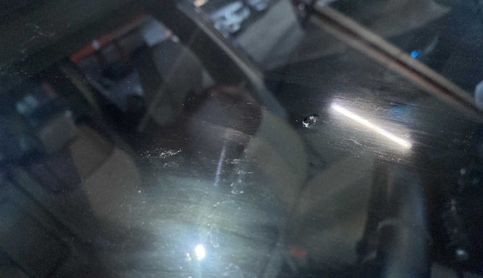2016 Mahindra XUV500 W6, Diesel, Manual, 91,242 km, Front windshield - Minor spot on windshield