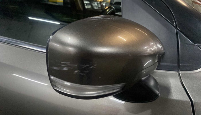 2019 Toyota Glanza V CVT, Petrol, Automatic, 63,600 km, Right rear-view mirror - ORVM switch has minor damage
