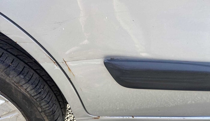 2012 Maruti Wagon R 1.0 VXI, Petrol, Manual, 78,259 km, Right rear door - Minor scratches