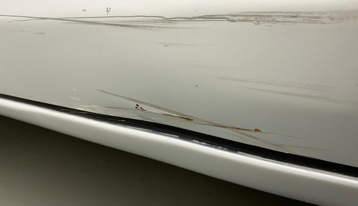 2011 Toyota Etios G, Petrol, Manual, 73,333 km, Front passenger door - Slight discoloration