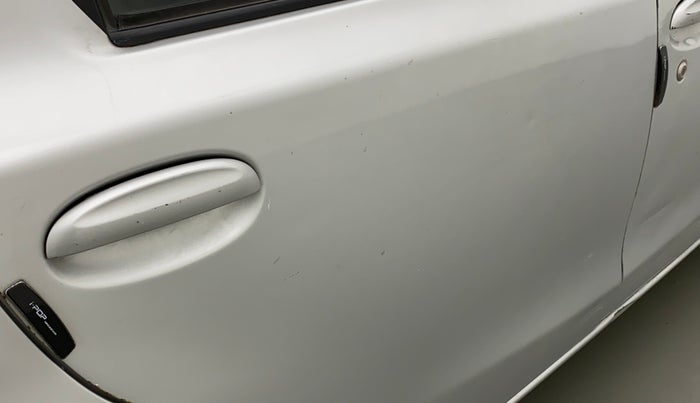2011 Toyota Etios G, Petrol, Manual, 73,333 km, Right rear door - Slightly dented