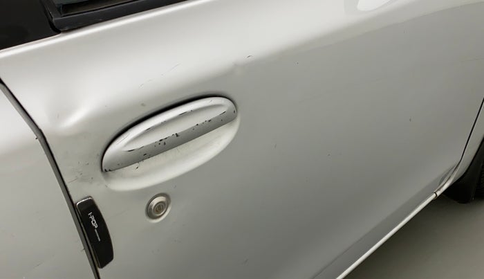 2011 Toyota Etios G, Petrol, Manual, 73,333 km, Driver-side door - Minor scratches