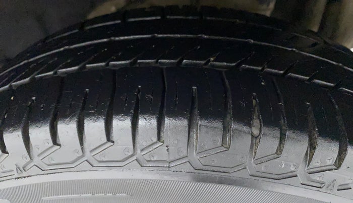2016 Datsun Go Plus T, CNG, Manual, 53,309 km, Left Rear Tyre Tread
