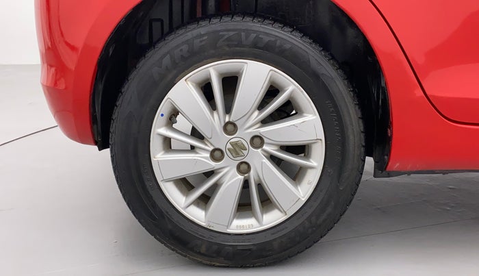 2017 Maruti Swift ZXI, Petrol, Manual, 35,243 km, Right Rear Wheel