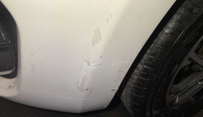 2018 Maruti Swift VXI, Petrol, Manual, 69,553 km, Front bumper - Paint has minor damage