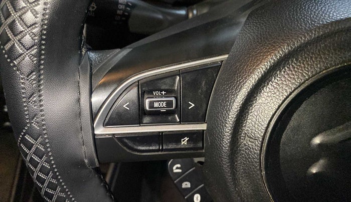 2018 Maruti Swift VXI, Petrol, Manual, 69,553 km, Steering wheel - Phone control not functional