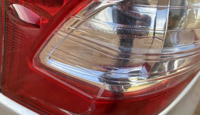 2014 Toyota Etios G, Petrol, Manual, 87,859 km, Left tail light - Minor damage