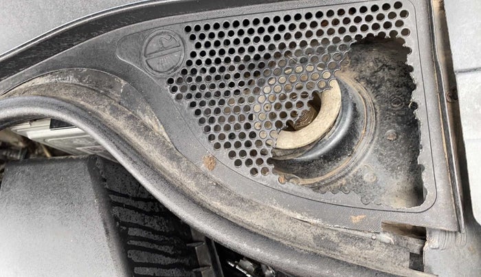 2017 Volkswagen Polo HIGHLINE PLUS 1.2(16 ALLOY, Petrol, Manual, 58,347 km, Bonnet (hood) - Cowl vent panel has minor damage