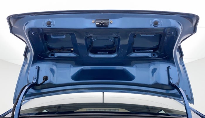 2017 Volkswagen Ameo HIGHLINE PLUS 1.5L AT 16 ALLOY, Diesel, Automatic, 49,028 km, Boot Door Open