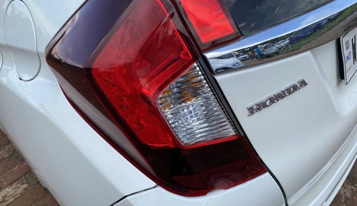 2016 Honda Jazz 1.2L I-VTEC V AT, Petrol, Automatic, 40,840 km, Left tail light - Minor damage