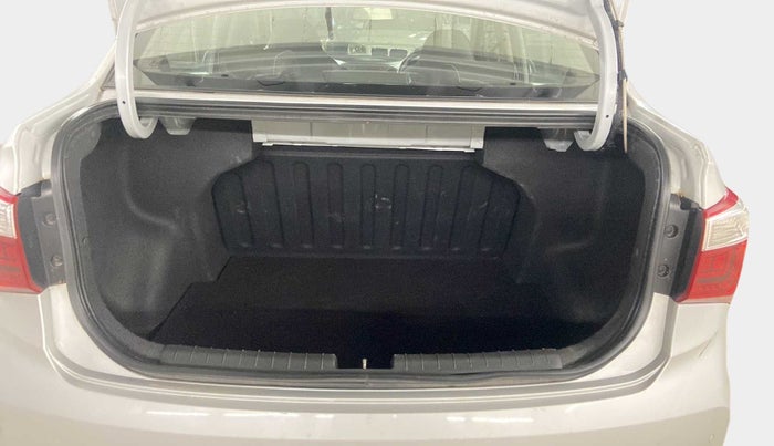2018 Hyundai Xcent S (O) 1.2, Petrol, Manual, 4,032 km, Boot Inside
