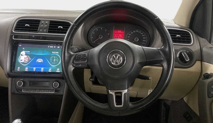 2013 Volkswagen Vento HIGHLINE PETROL AT, Petrol, Automatic, 47,055 km, Steering Wheel Close Up