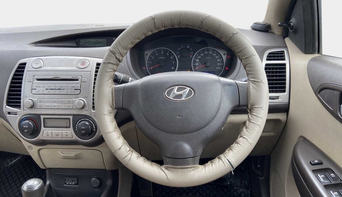 2010 Hyundai i20 MAGNA (O) 1.2, Petrol, Manual, 1,08,398 km, Steering Wheel Close Up