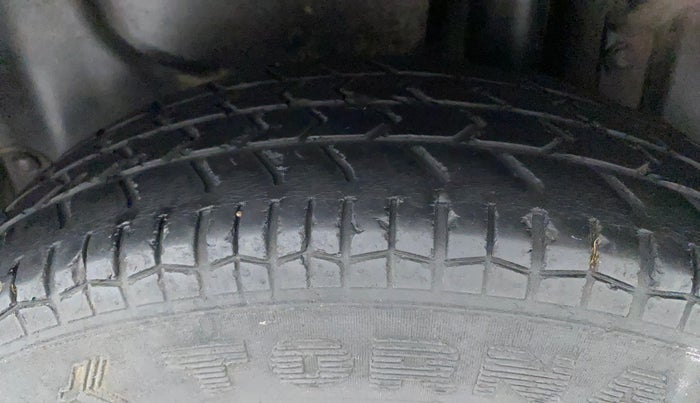 2016 Maruti Swift Dzire VXI, Petrol, Manual, 96,573 km, Left Rear Tyre Tread