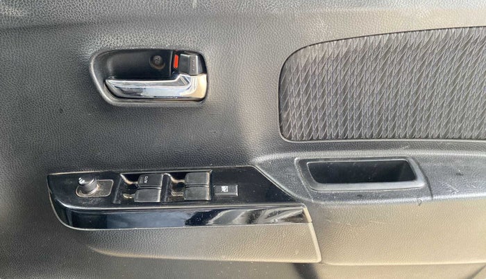 2015 Maruti Wagon R Stingray VXI, Petrol, Manual, 12,034 km, Driver Side Door Panels Control