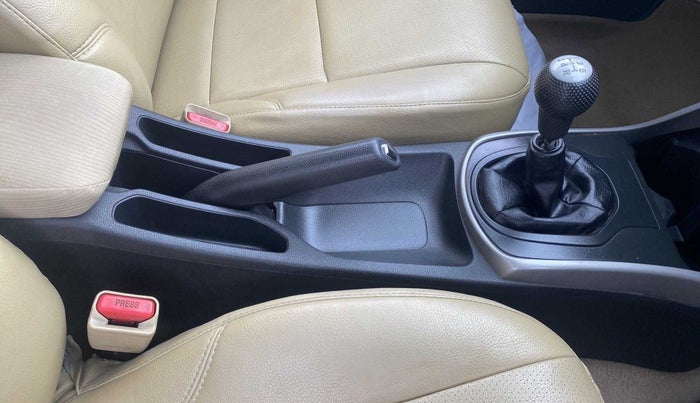 2016 Honda City 1.5L I-VTEC V MT, Petrol, Manual, 1,14,678 km, Gear Lever