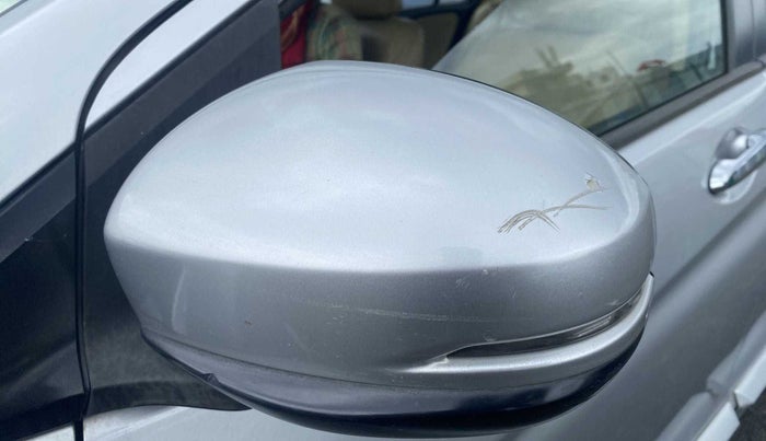 2016 Honda City 1.5L I-VTEC V MT, Petrol, Manual, 1,14,678 km, Left rear-view mirror - Cover has minor damage