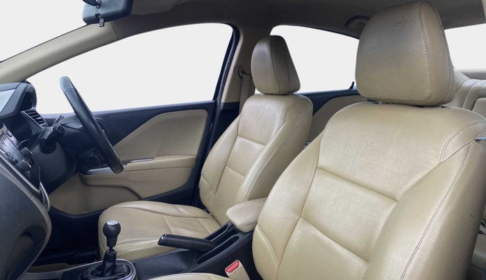 2016 Honda City 1.5L I-VTEC V MT, Petrol, Manual, 1,14,678 km, Right Side Front Door Cabin