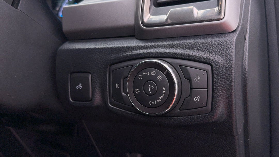 2019 Ford Ranger Xlt 3.2 (4x4), Automatic, 100745 km, Utility Switches/Buttons