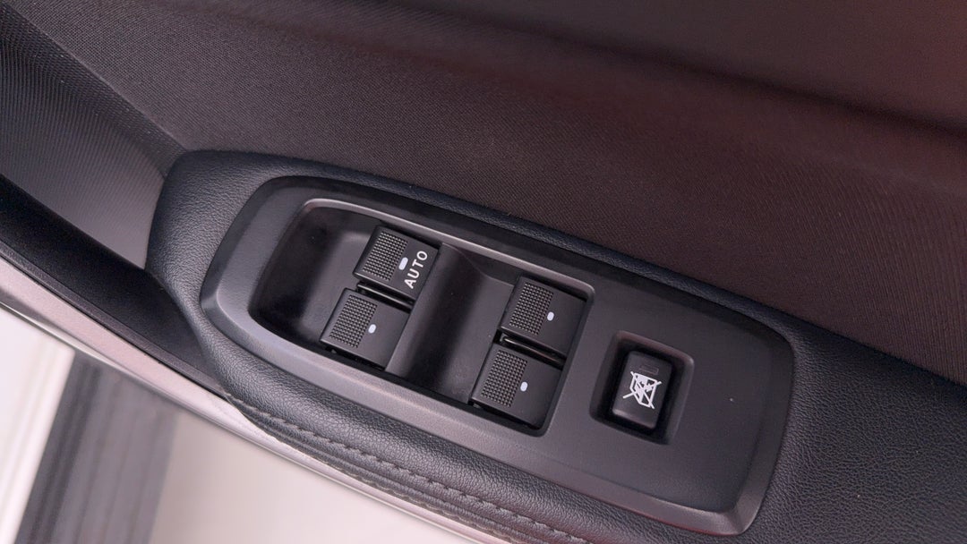 2019 Ford Ranger Xlt 3.2 (4x4), Automatic, 100745 km, Drivers Side Door Panel Controls