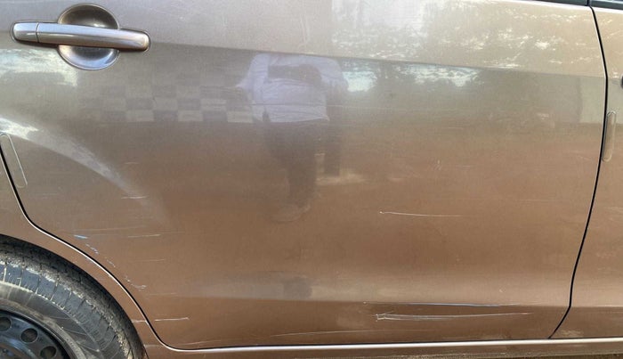 2014 Maruti Ertiga VXI, Petrol, Manual, 11,817 km, Right rear door - Slightly dented