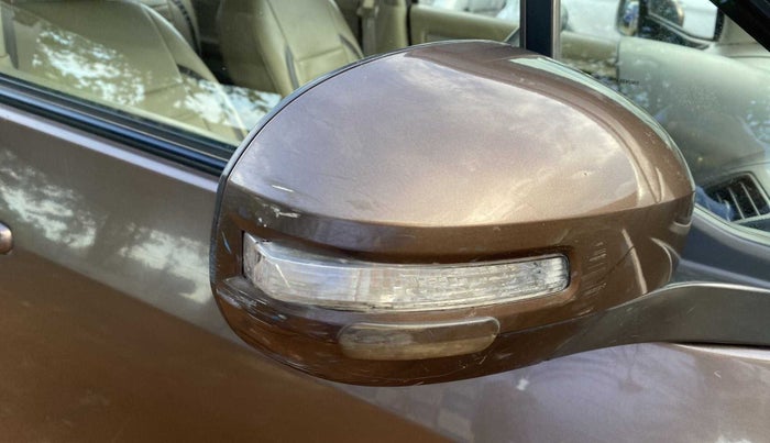 2014 Maruti Ertiga VXI, Petrol, Manual, 11,817 km, Right rear-view mirror - Indicator light has minor damage