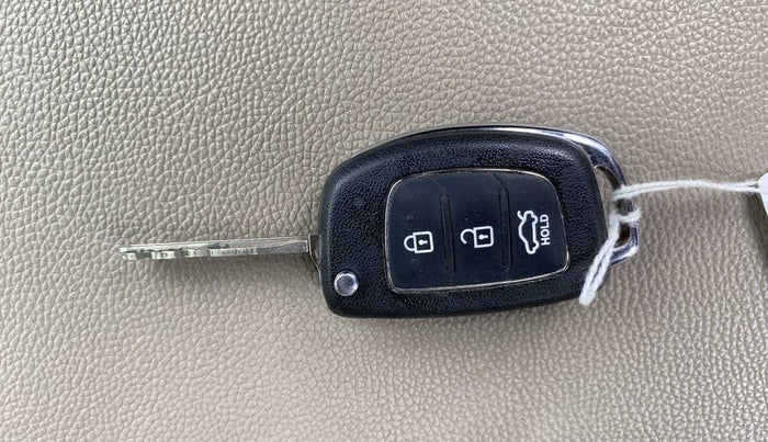 2016 Hyundai Xcent S 1.2, Petrol, Manual, 26,237 km, Key Close Up