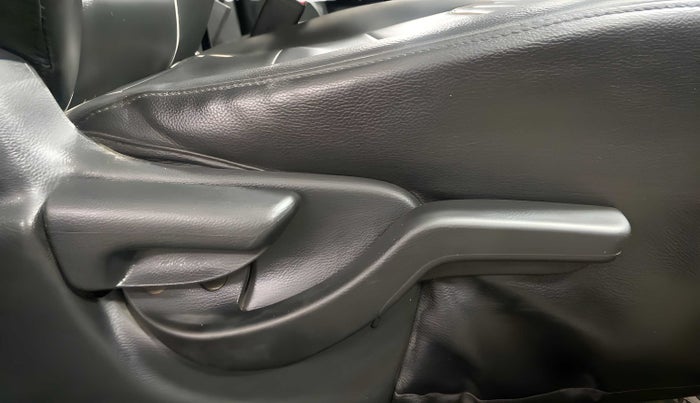 2019 Honda BR-V 1.5L I- DTEC V, Diesel, Manual, 46,532 km, Driver Side Adjustment Panel