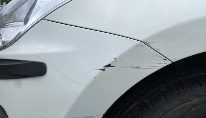 2019 Maruti Swift LXI, Petrol, Manual, 30,138 km, Front bumper - Minor scratches