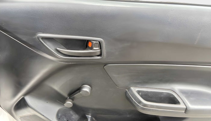 2019 Maruti Swift LXI, Petrol, Manual, 30,138 km, Driver Side Door Panels Control