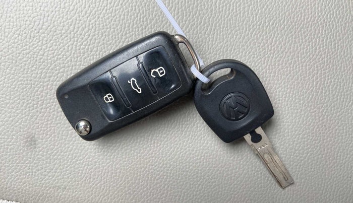 2018 Volkswagen Polo COMFORTLINE 1.0L MPI, Petrol, Manual, 63,459 km, Key Close Up